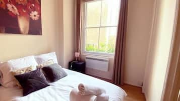 Desk, laptop workspace, free WiFi