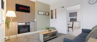 Cosy 2BR Apartment | Sleeps 4 | by Stay With Us