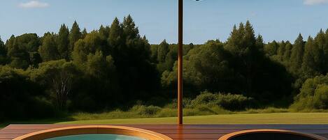 Tina de hidromasaje al aire libre