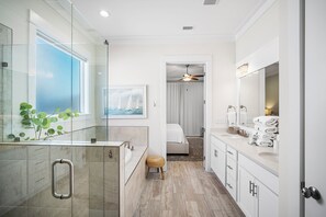 Eco-friendly toiletries, hair dryer, towels, soap - 3BR Beach Retreat/Pool/Trails+5 Min Walk to Beach/State Park (Orange Beach)