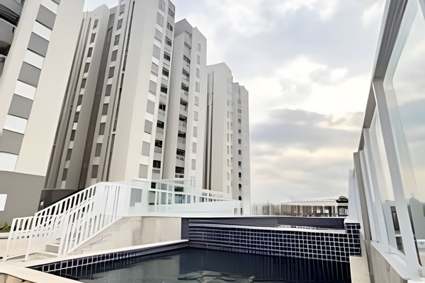 Basic Apartment | Pool