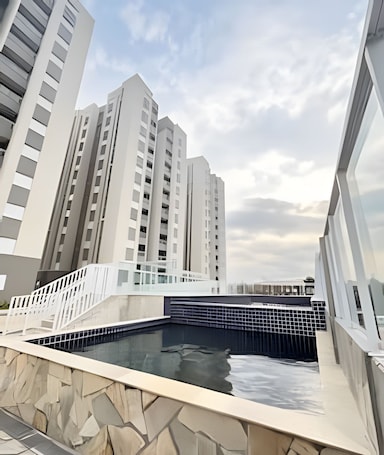 基础公寓 | 泳池. 本托斯之门公寓