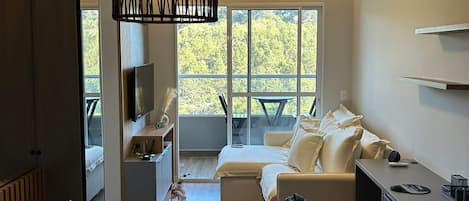 Basic Apartment | Living area
