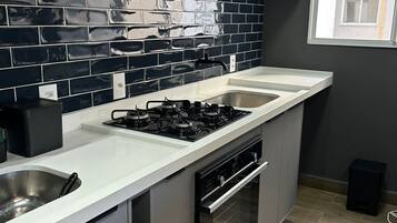 Apartment | Private kitchen | Oven, stovetop, toaster, toaster oven