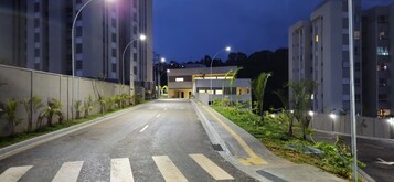 Fachada de la propiedad por la tarde o noche