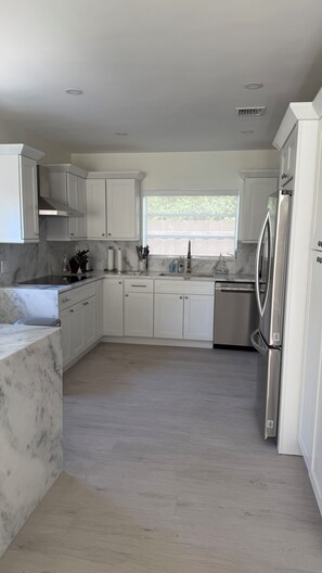 Fridge, microwave, oven, stovetop - Cozy 2-Bedroom Home Surrounded by Nature & Serenity in West Palm Beach (West Palm Beach)