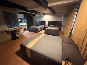 Værelse til 3 personer - privat badeværelse | Gratis Wi-Fi