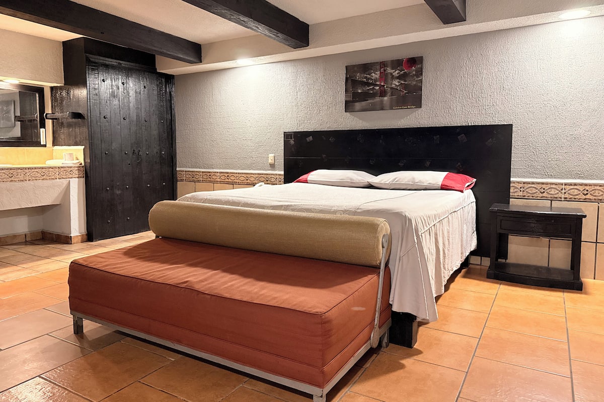 Standard Room, Private Bathroom | WiFi (free)