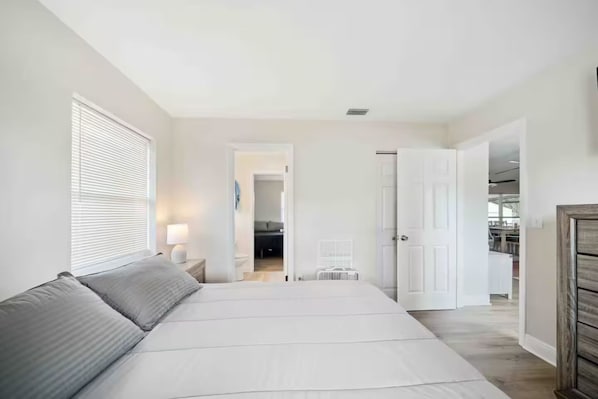 3 bedrooms, iron/ironing board, free WiFi, bed sheets