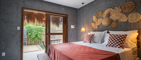 Kamer, 1 twee- of 2 eenpersoonsbedden, uitzicht op zwembad | Een kluis op de kamer, gratis wifi