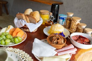 Desayuno continental incluido todos los días