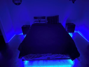 2 chambres, fer et planche à repasser, Wi-Fi gratuit, draps fournis