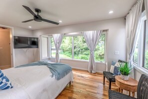 5 habitaciones, tabla de planchar con plancha, cuna de viaje y wifi 