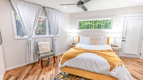 Haiku River House | 5BR/4BA Potomac Riverfront | Zen Retreat | 18 Min to DC