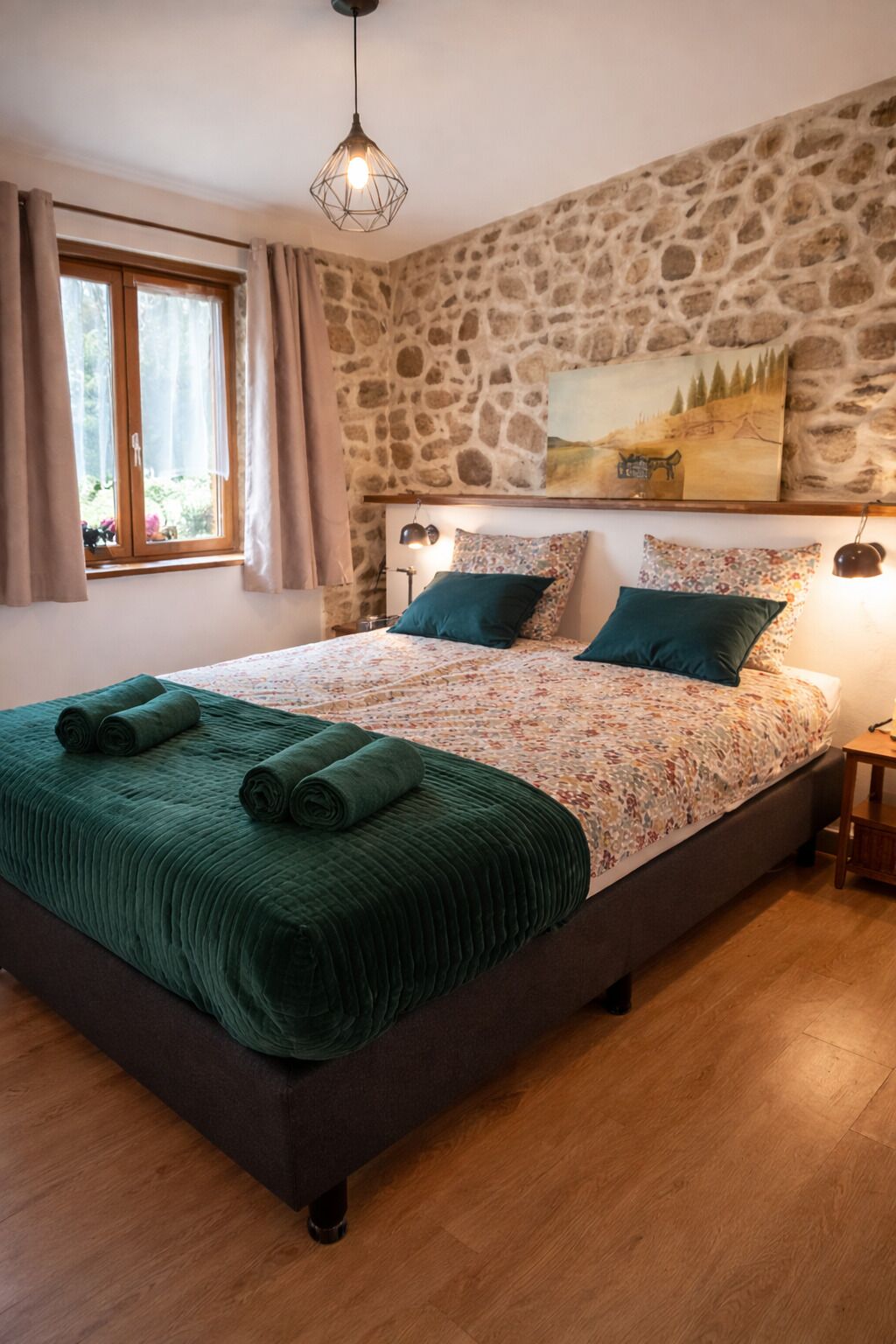 2 bedrooms, iron/ironing board, travel crib, free WiFi