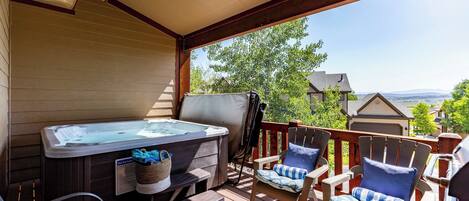 Tina de hidromasaje al aire libre