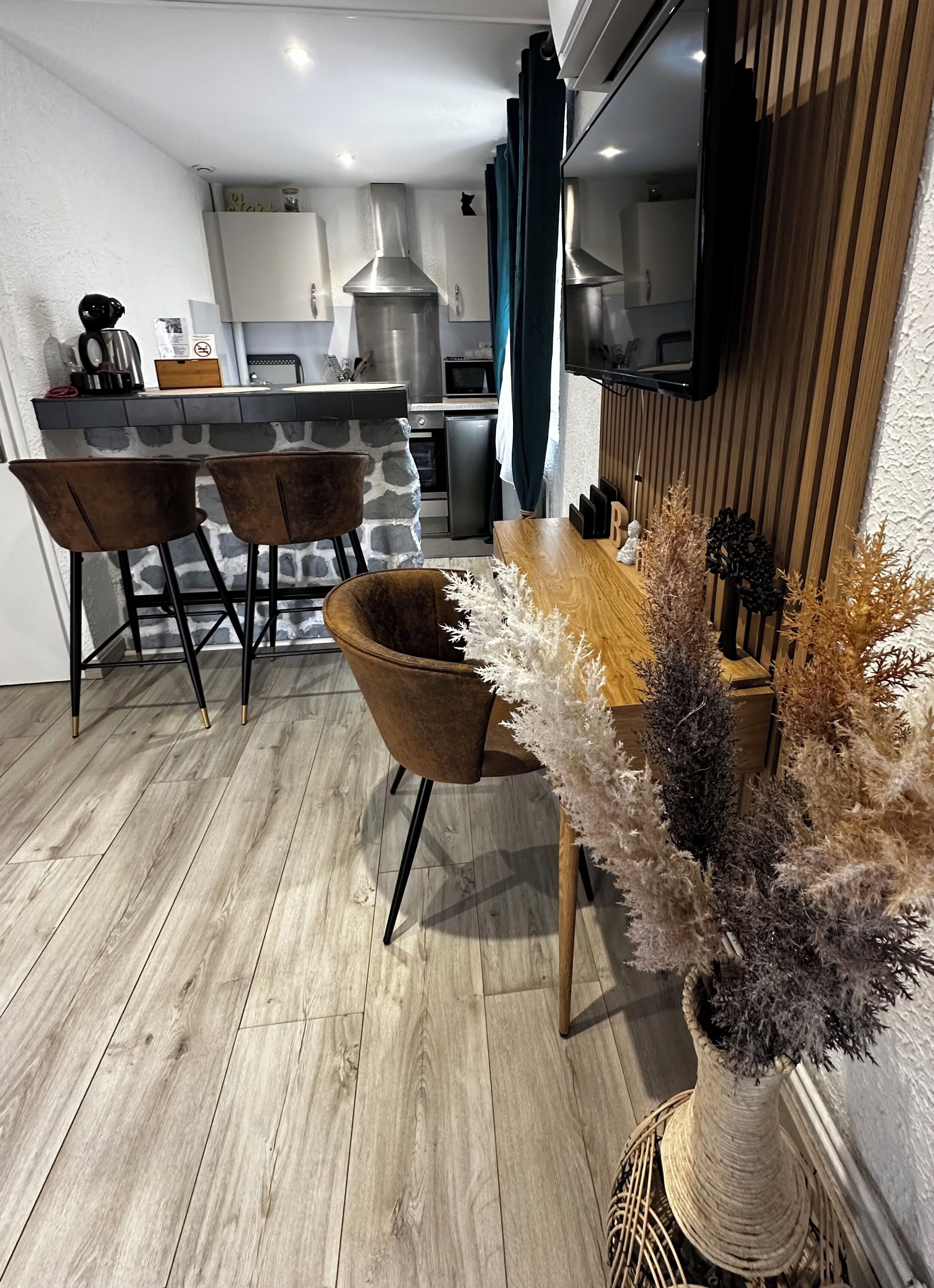 Studio, parveke, näköala pihalle | Minibaari, työpöytä, kannettavalle tietokoneelle sopiva työtila