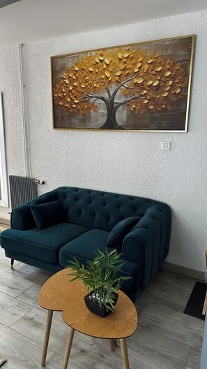 Studio, Balkon, Blick auf den Innenhof | Wohnbereich