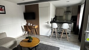 Apartment, Park View | Desk, free WiFi