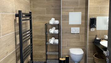 Apartment | Bilik Mandi | Pengering rambut, tuala disediakan, sabun, syampu