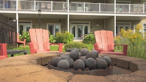 Fireplace - Champlain Condo 102 (Bromont)