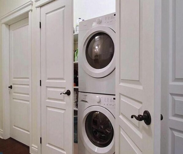 公寓, 2 间卧室, 山景 | 洗衣