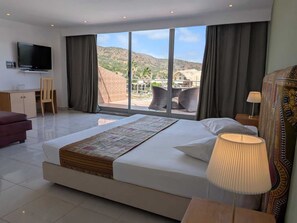 Superior Double or Twin Room, 1 Bedroom, Pets not allowed, Mountain View | Desk, free WiFi - Hotel Strela Tarrafal (Tarrafal)