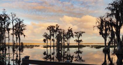 Lakefront 12BR Estate | Pool, Games, Weddings