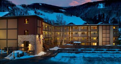 Lodging for 4 in Vail Valley with mountain views