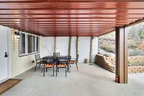 Outdoor dining - Aspen Oasis with Hot Tub and Mnt View (Cedaredge)