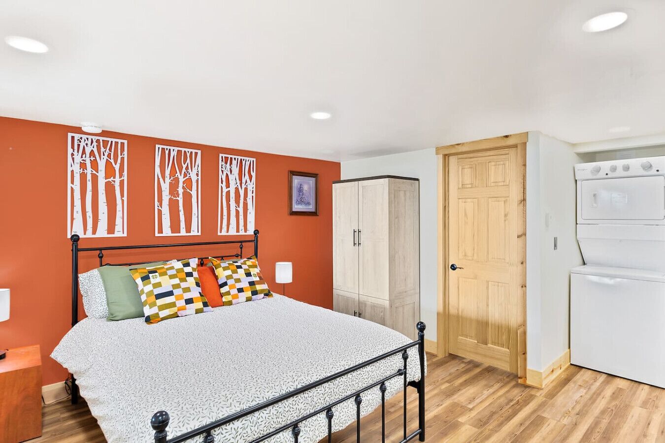 1 bedroom, desk, travel crib, free WiFi