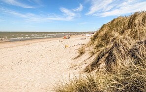 Beach - Gorgeous home in Koksijde with WiFi (Koksijde)