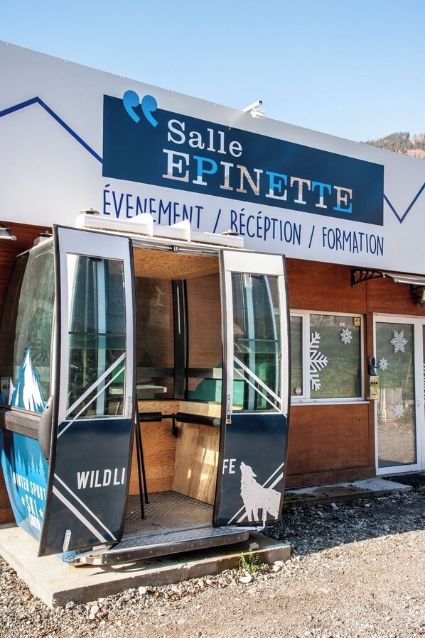 Unclassified image, 1 of 8, button - KILI Elegant 2 bedrooms 30 min from ski Parking WiFi (Allevard)