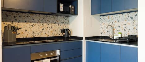 Family Apartment, Non Smoking, Balcony | Private kitchen