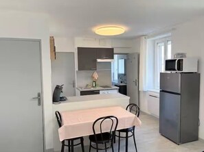 Private kitchen - Emma's Nest! Very well located in Mulhouse for 4 people (Mulhouse)