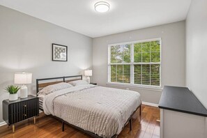 3 bedrooms, WiFi - Spacious 3BR Near Rutgers & Princeton & NYC Access (Franklin Township)