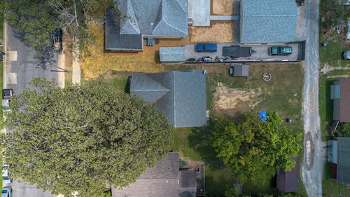 Blue Haven Retreat- 2BR + 2BA