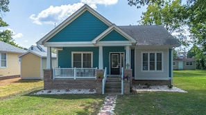Exterior - Blue Haven Retreat- 2BR + 2BA (Paducah)