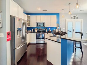 Private kitchen - Blue Haven Retreat- 2BR + 2BA (Paducah)