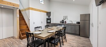 Fuji 5 CH 10 persons air-conditioned parking