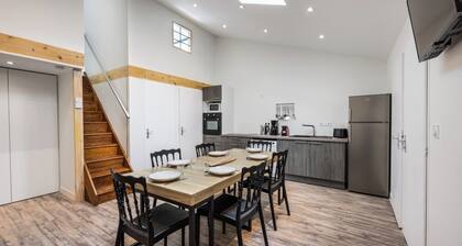 Fuji 5 CH 10 persons air-conditioned parking