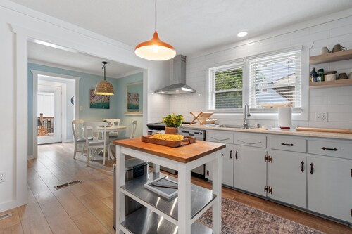 Pet Friendly w/2 Fenced, Shaded Yards 2 Blocks from Ocean in Kure Beach, NC