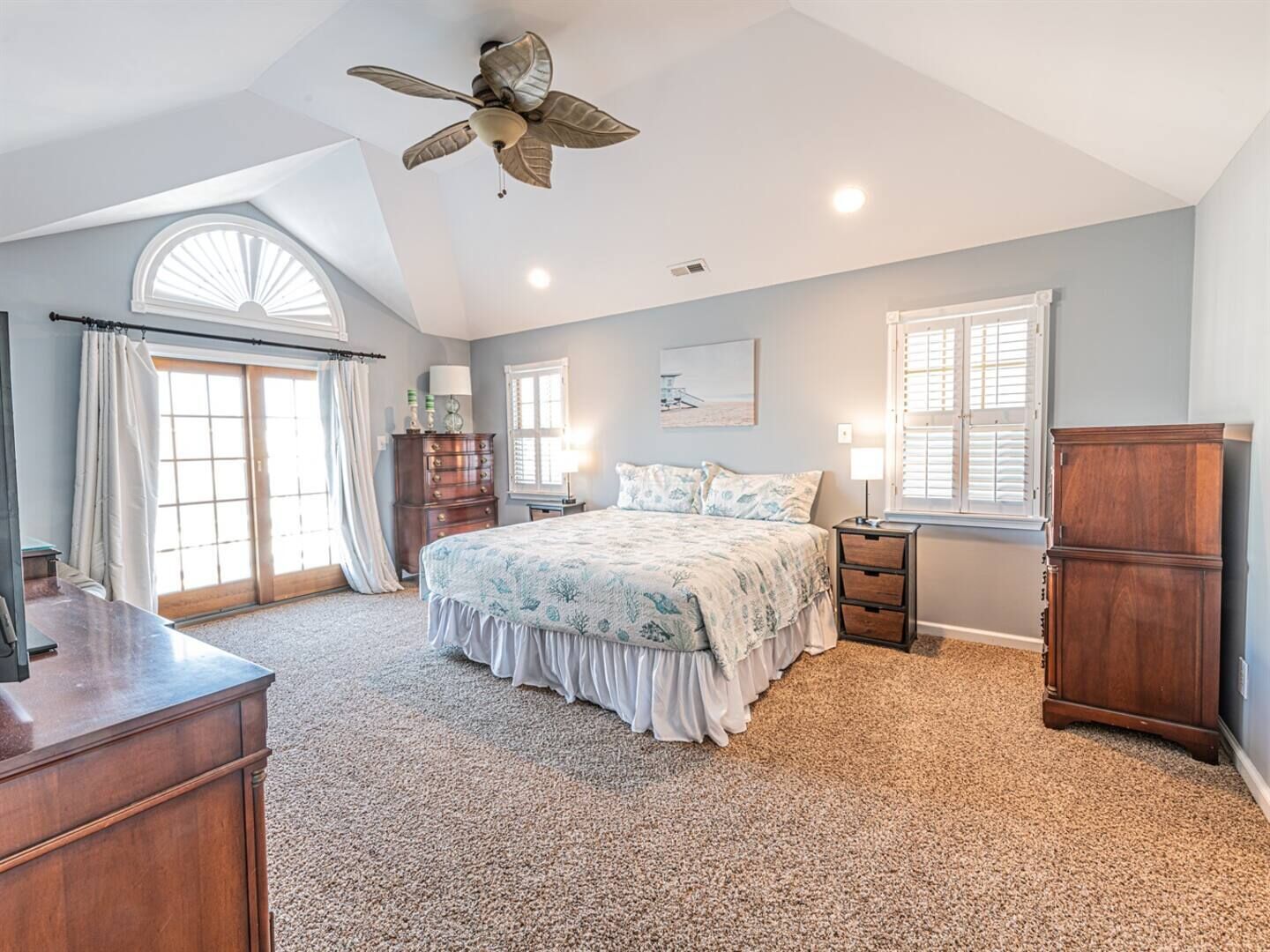 4 bedrooms, iron/ironing board, WiFi