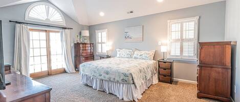 4 bedrooms, iron/ironing board, WiFi