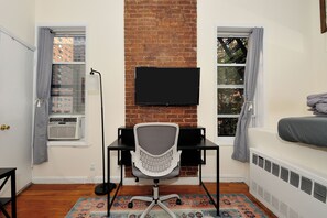 Interior - Fabulous apartment with AC in vibrant New York City (New York)