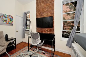 Interior - Fabulous apartment with AC in vibrant New York City (New York)