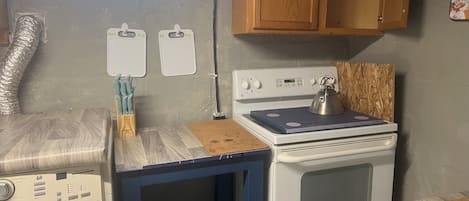 Micro-ondes, four, plaque de cuisson