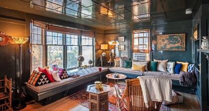 The Explorer’s Retreat • West End, King Suite