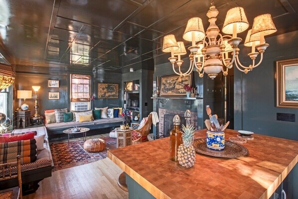 تلفزيون، كُتُب