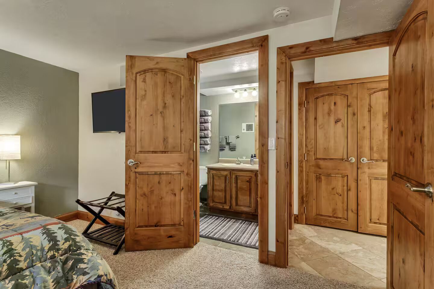 3 soverom, strykejern/-brett, wi-fi og sengetøy